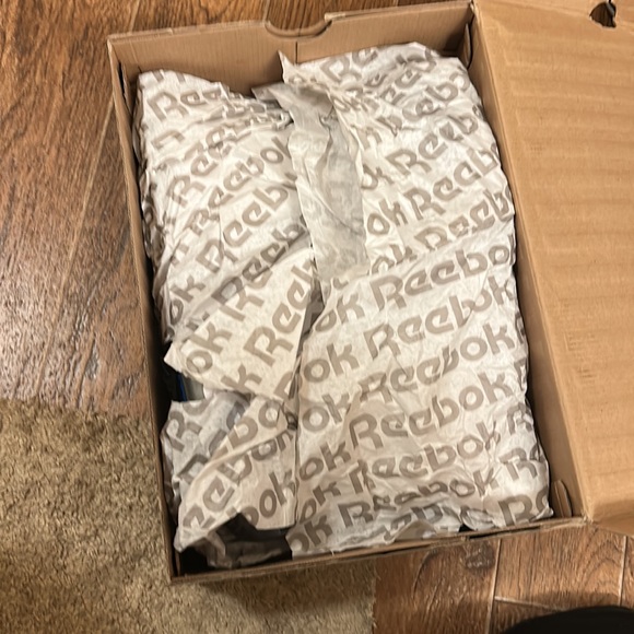 Blue, red and white Allen Iverson’s Q 96 Cross Examine - Picture 9 of 13